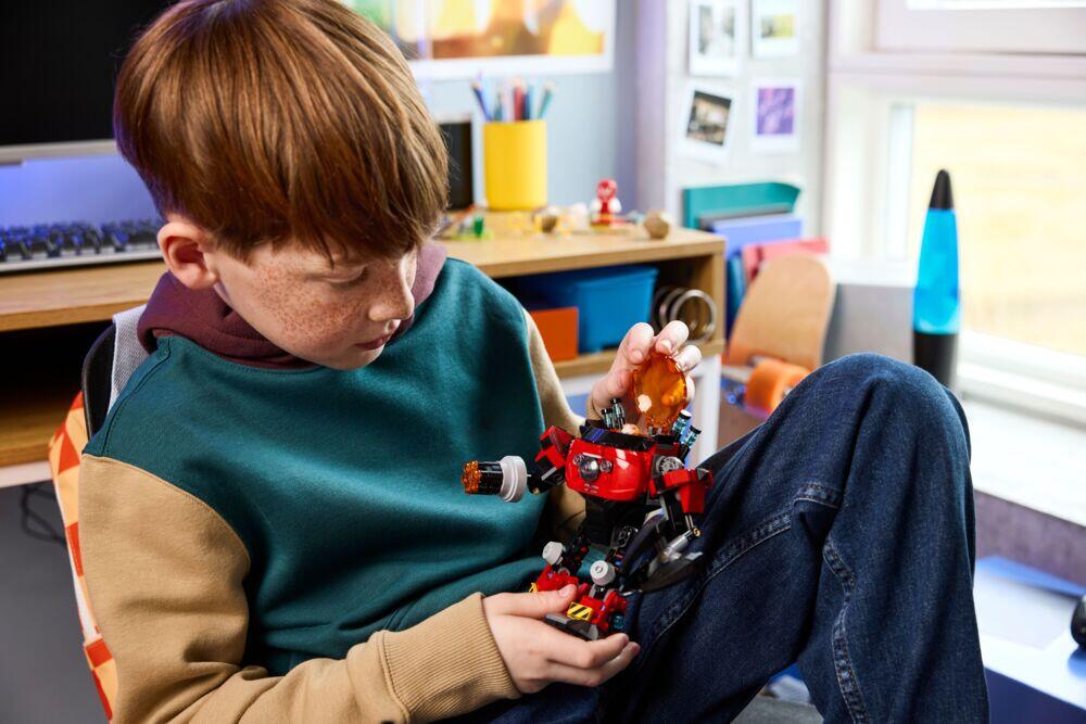LEGO® Sonic the Hedgehog™ Knuckles mot Dr. Eggmans Egg Crusher-robot 77005