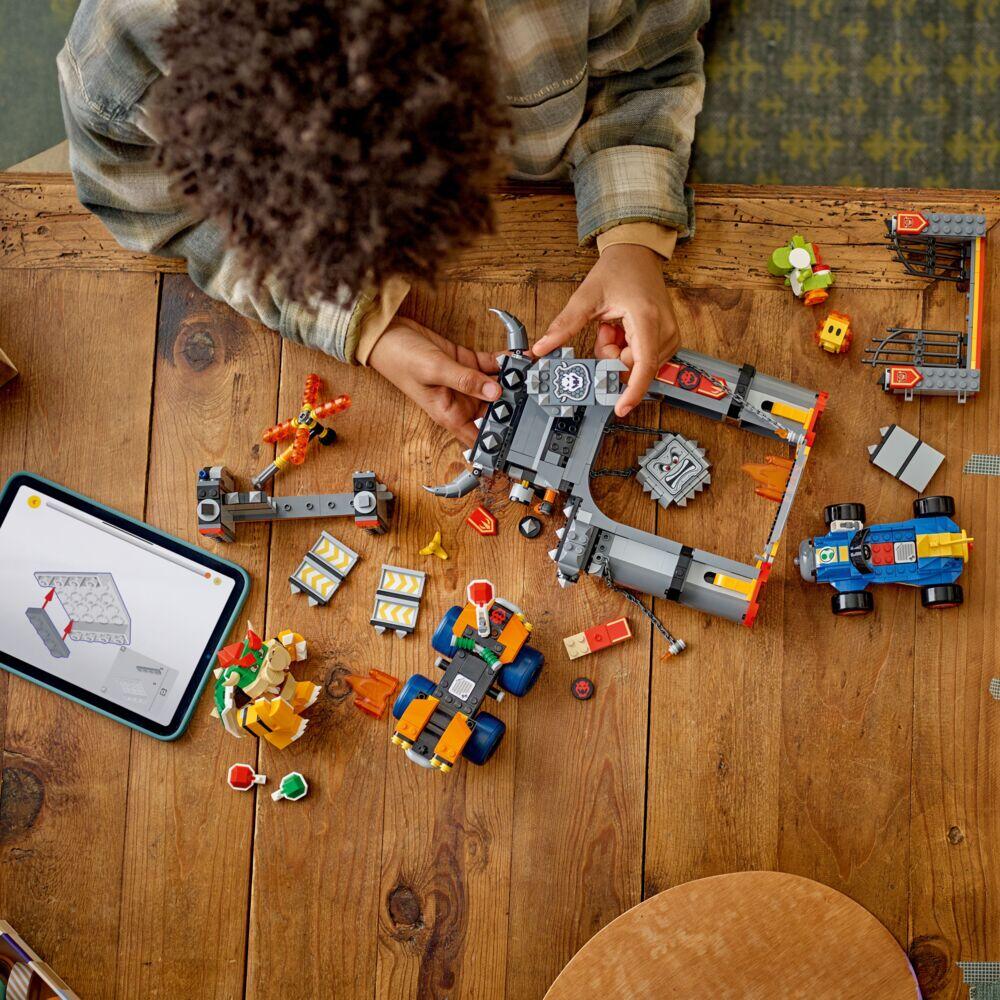 LEGO® Super Mario™: Mario Kart™ – Bowsers slott 72039