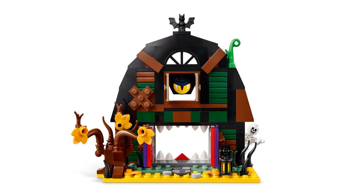 LEGO® Halloween-dekorert låve 40721