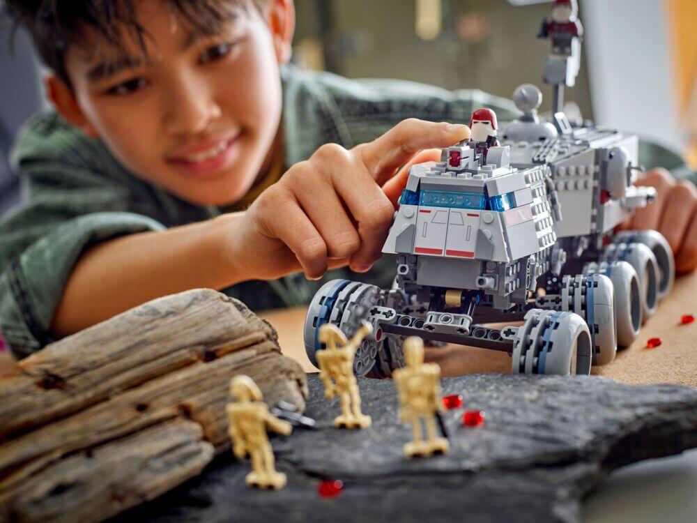 LEGO® Star Wars: The Clone Wars™ Republikkens juggernaut 75413