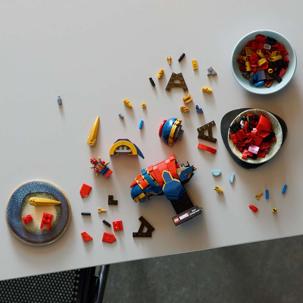 LEGO® ǀ Marvel Byste av Iron Spider-Man 76326