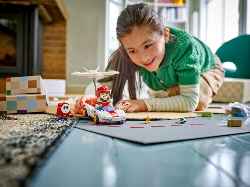 LEGO® Super Mario™: Mario Kart™ – Shy Guy og P-Wing 72045