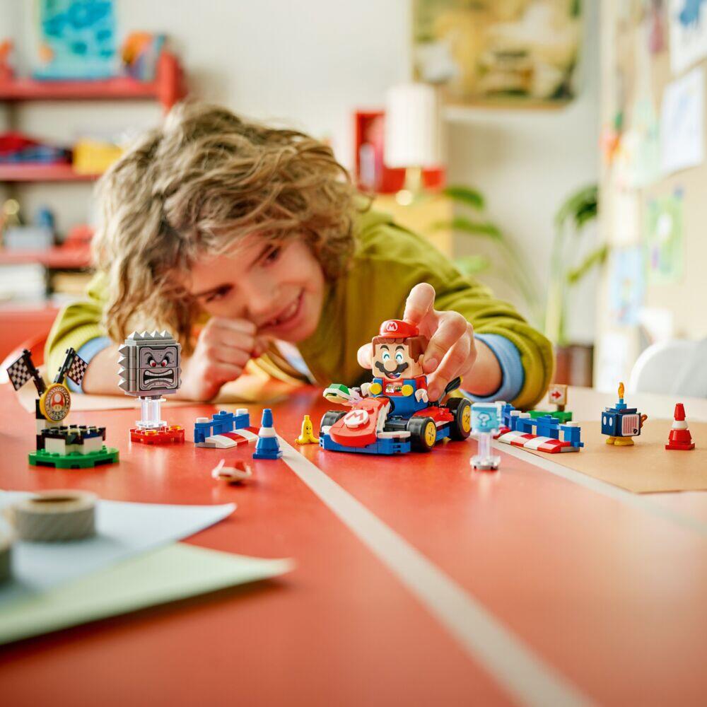 LEGO® Super Mario™: Mario Kart™ – interaktiv LEGO® Mario™ og Standard Kart 72043
