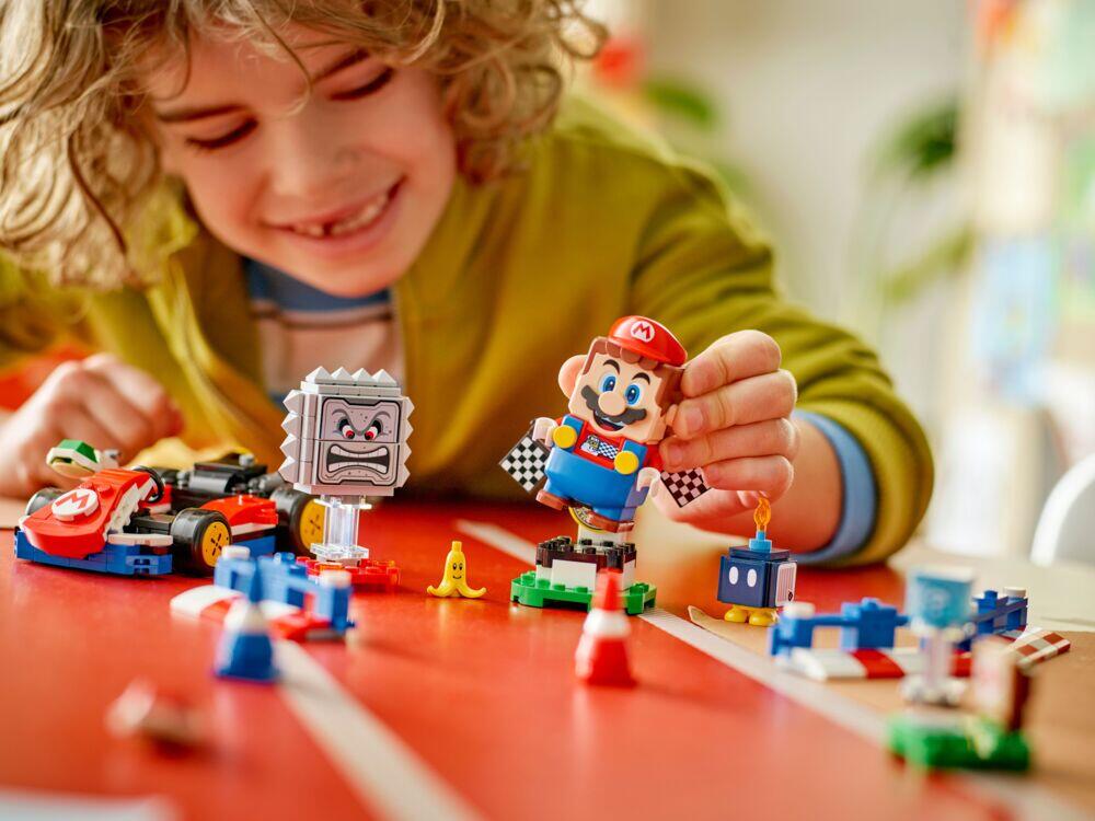 LEGO® Super Mario™: Mario Kart™ – interaktiv LEGO® Mario™ og Standard Kart 72043