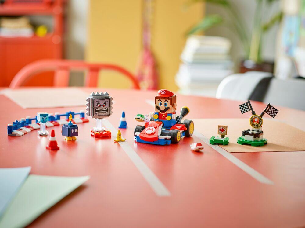 LEGO® Super Mario™: Mario Kart™ – interaktiv LEGO® Mario™ og Standard Kart 72043