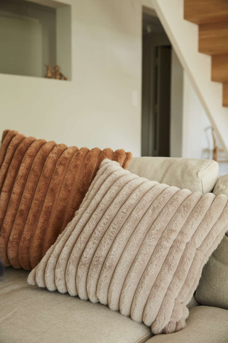 Noble House Stanley fleece pute