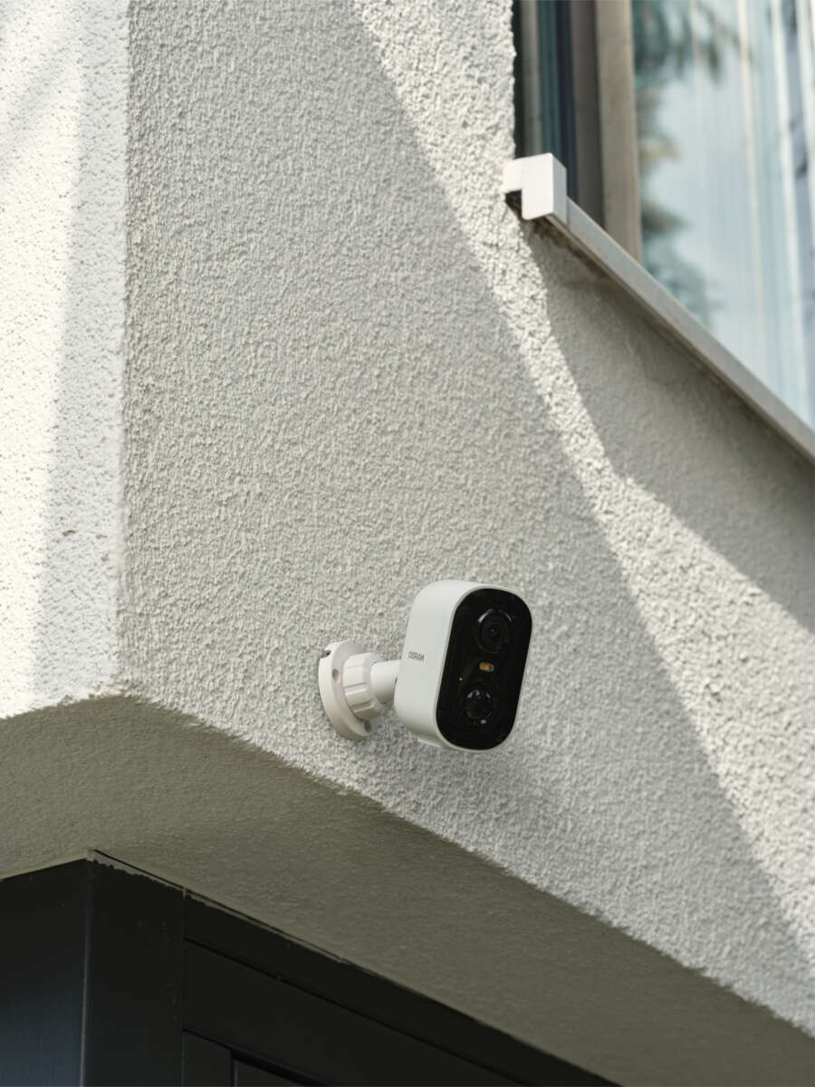 Osram Smart+ WiFi sikkerhetskamera og solcellepanel