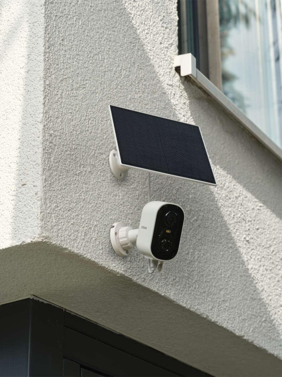 Osram Smart+ WiFi sikkerhetskamera og solcellepanel
