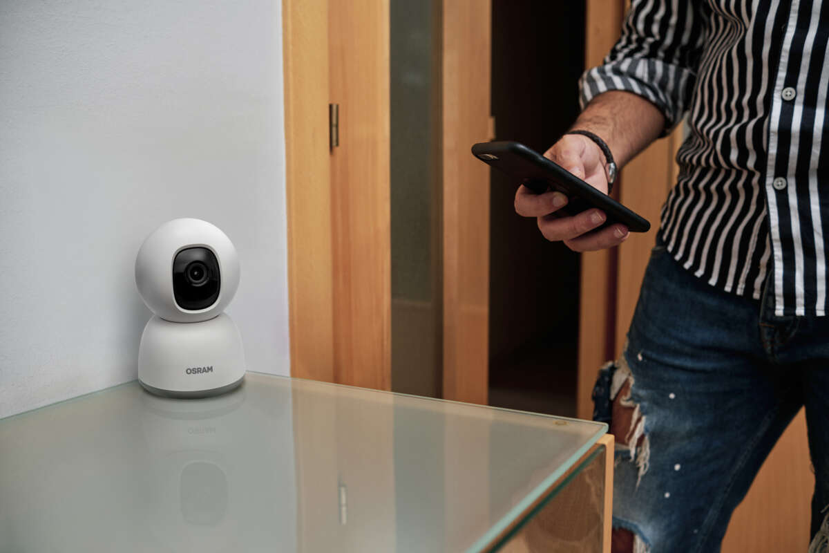 OSRAM Smart+ WiFi 360 innendørs sikkerhetskamera