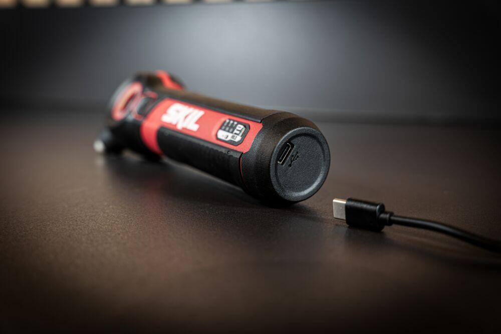 Skil 2714 batteridrevet skrutrekker m/bits