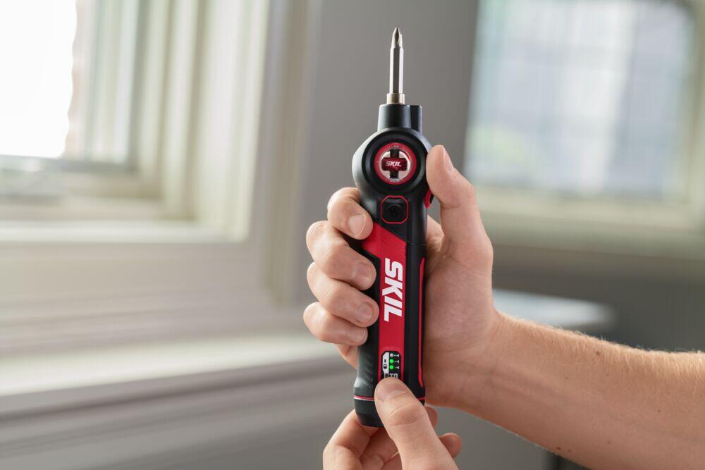 Skil 2714 batteridrevet skrutrekker m/bits