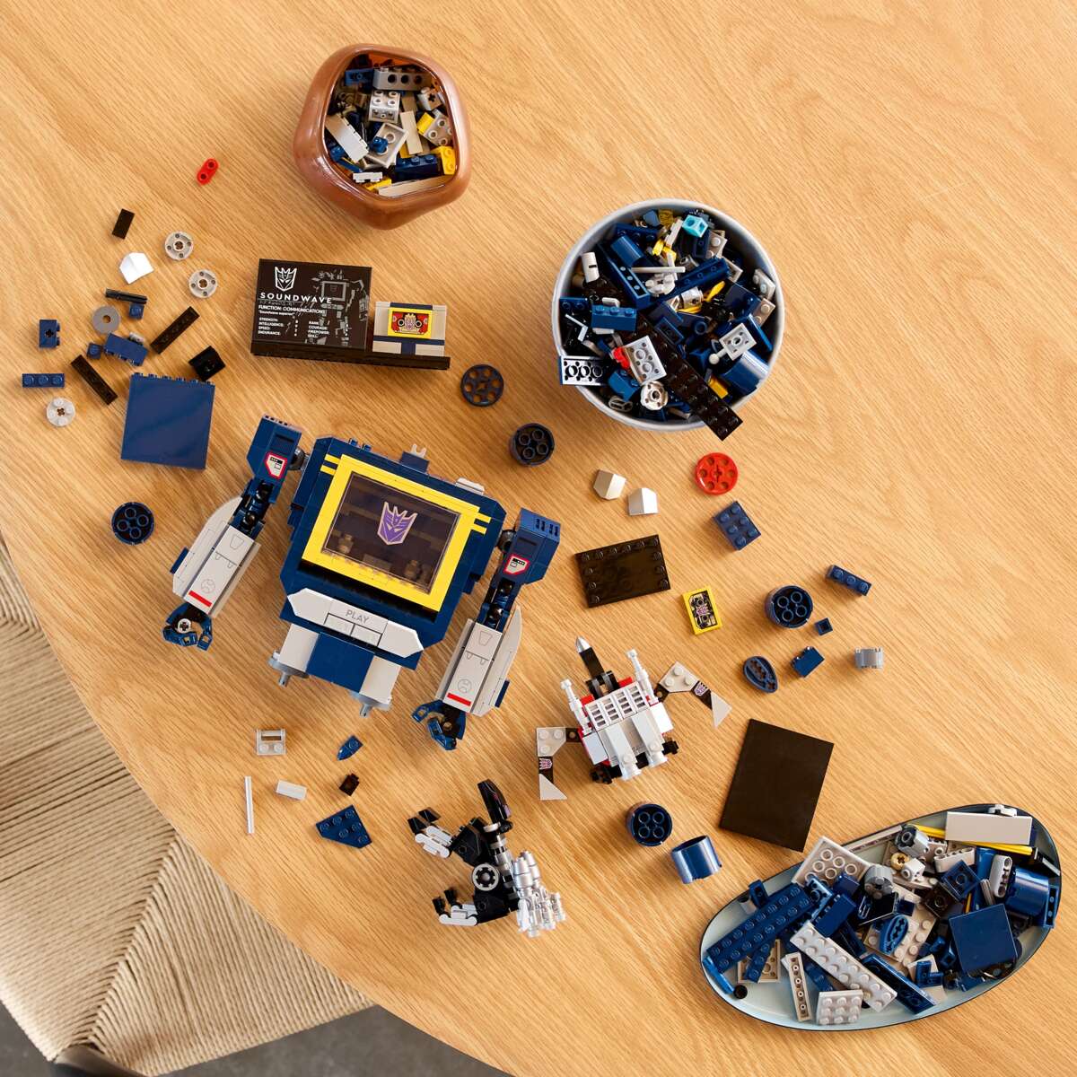 LEGO® Icons Transformers: Soundwave 10358