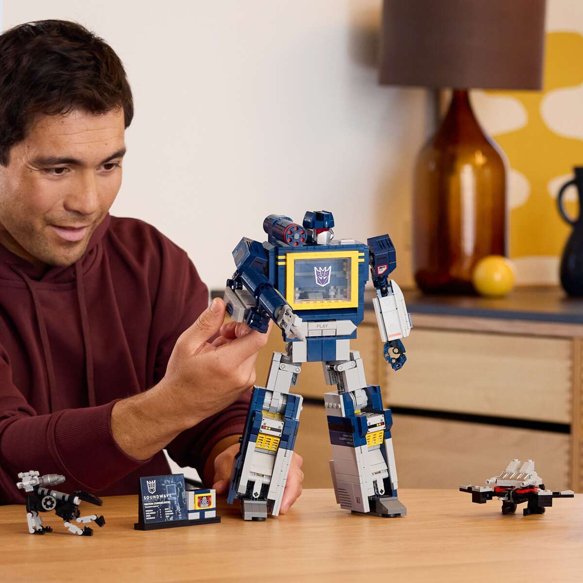 LEGO® Icons Transformers: Soundwave 10358