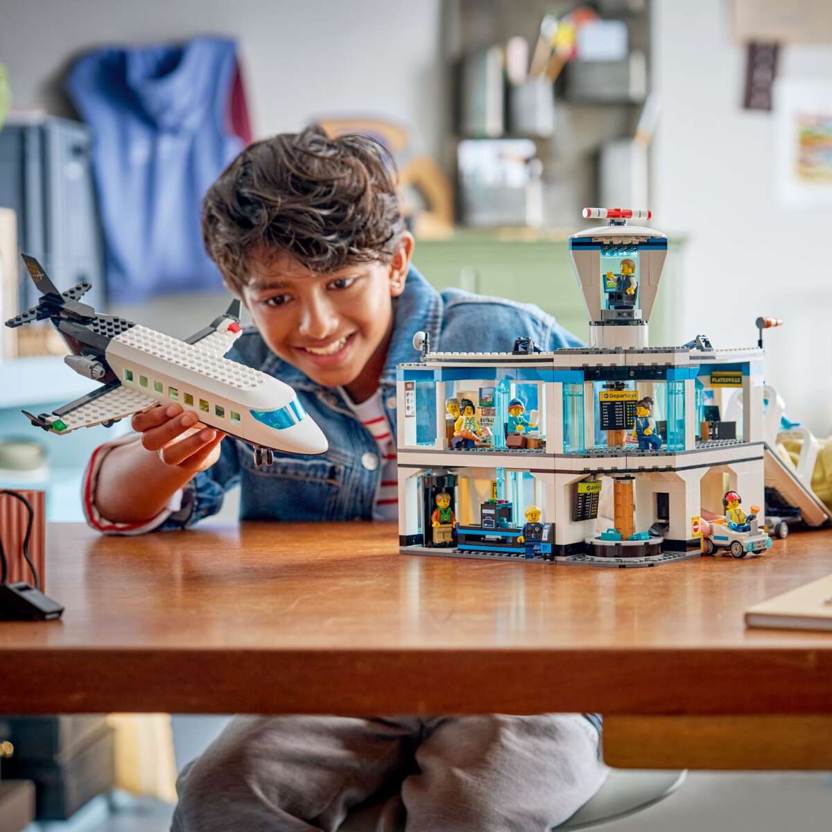 LEGO® City Flyplass og fly 60502