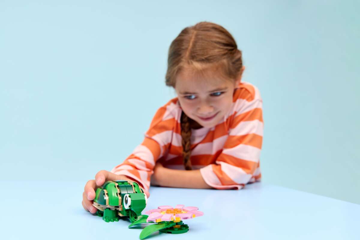 LEGO® Creator 3-i-1 Skilpadde med vannliljeblomst 31377