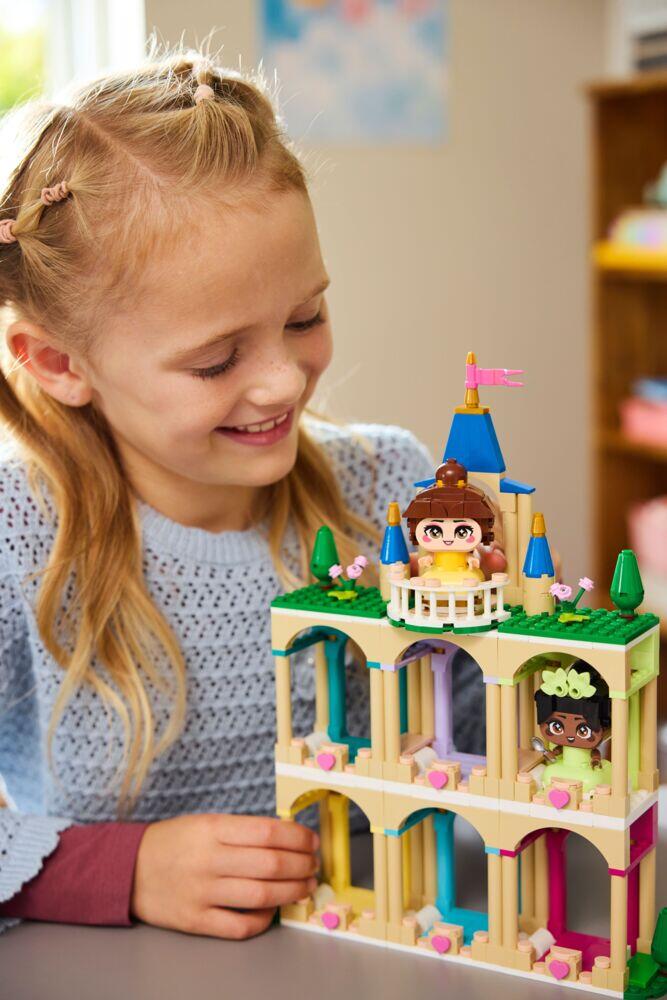 LEGO® ǀ Disney Princess Miniatyrer av Belle og Tiana med slott 43291