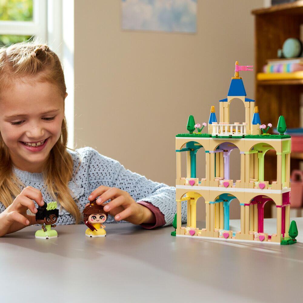 LEGO® ǀ Disney Princess Miniatyrer av Belle og Tiana med slott 43291