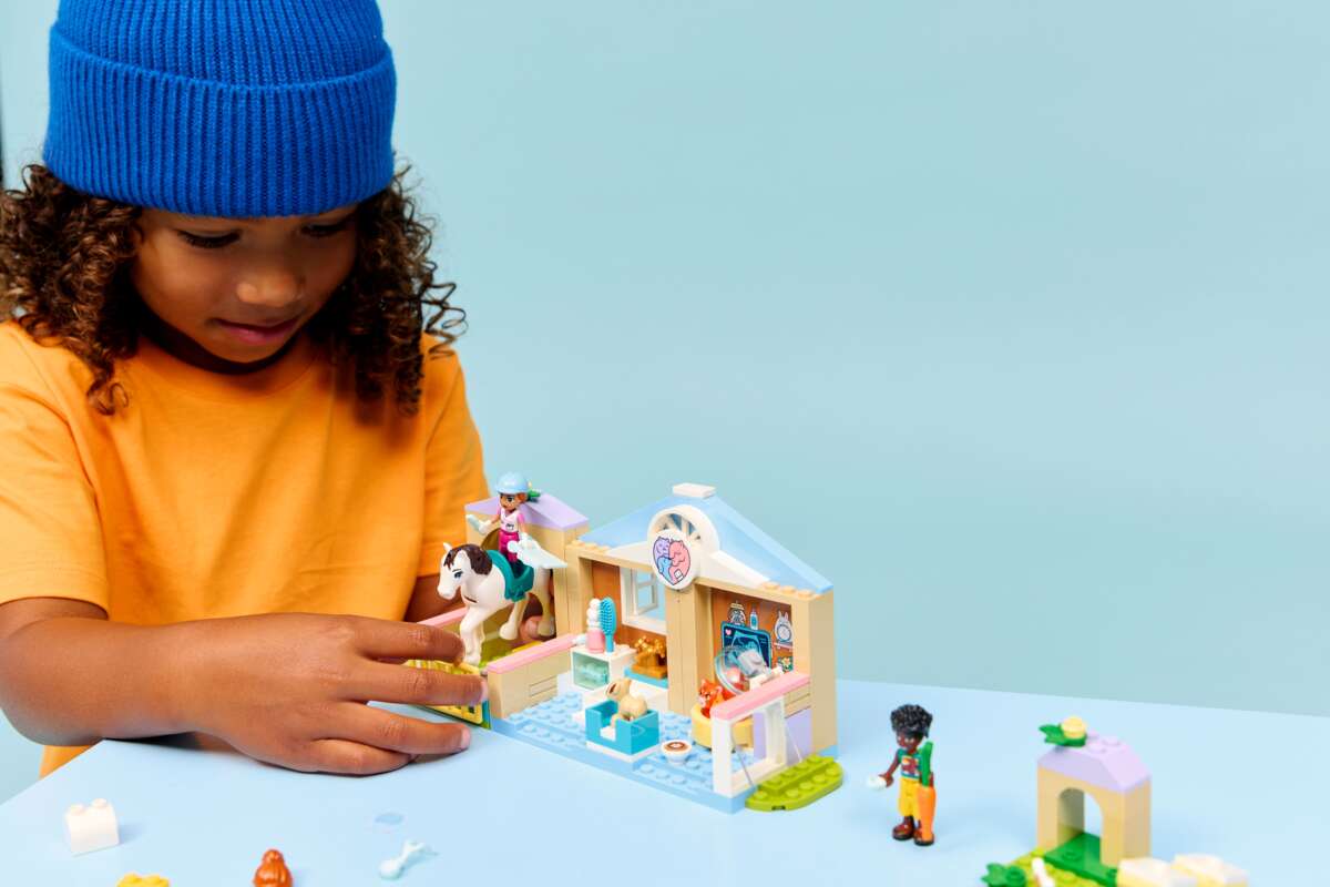 LEGO® Friends Dyreklinikk 42696