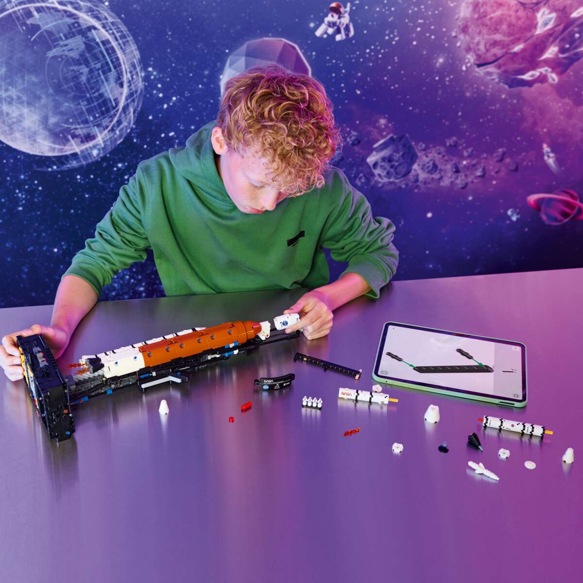 LEGO® Technic NASA Artemis SLS-rakett 42221