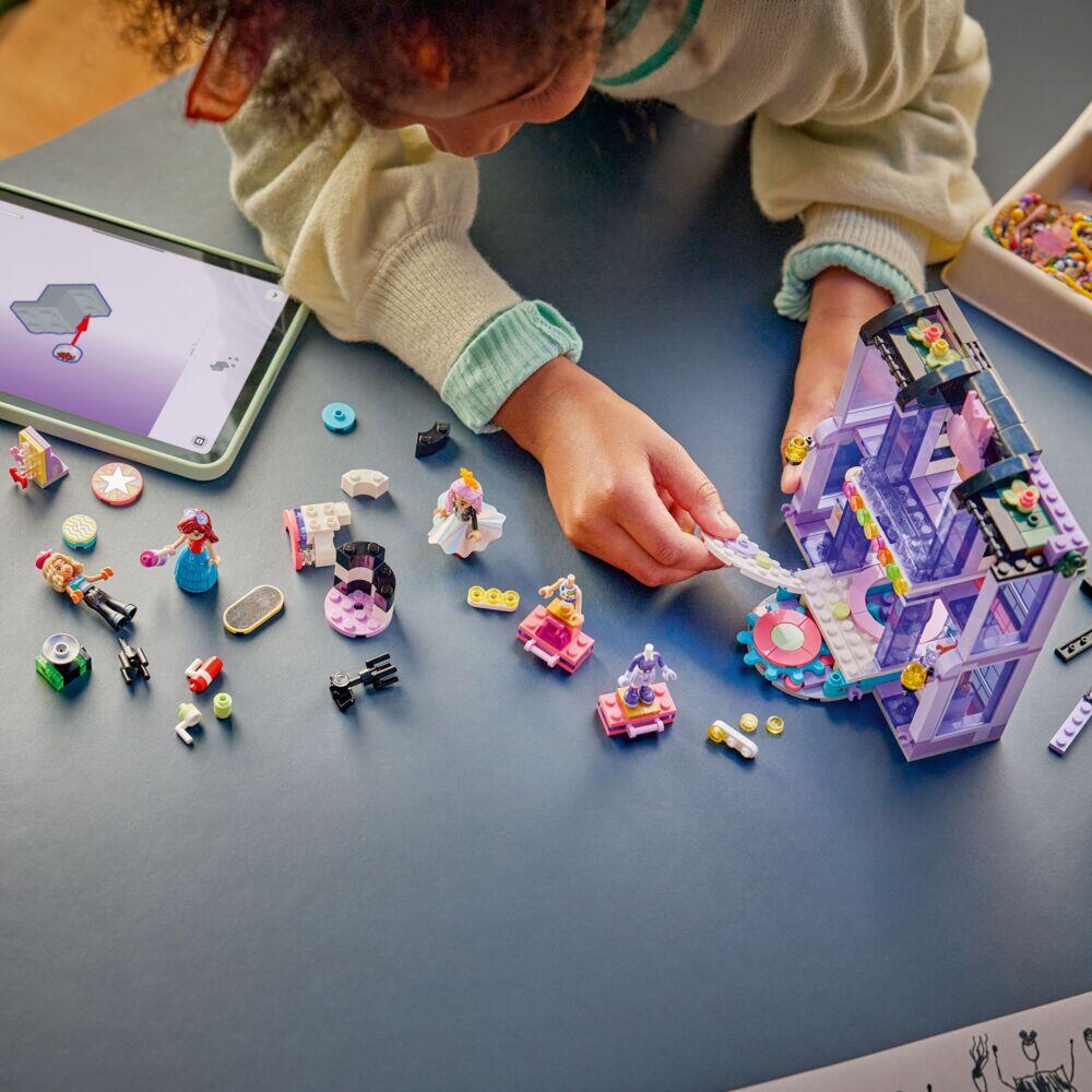 LEGO® Friends Heartlake Citys moteshow 42685