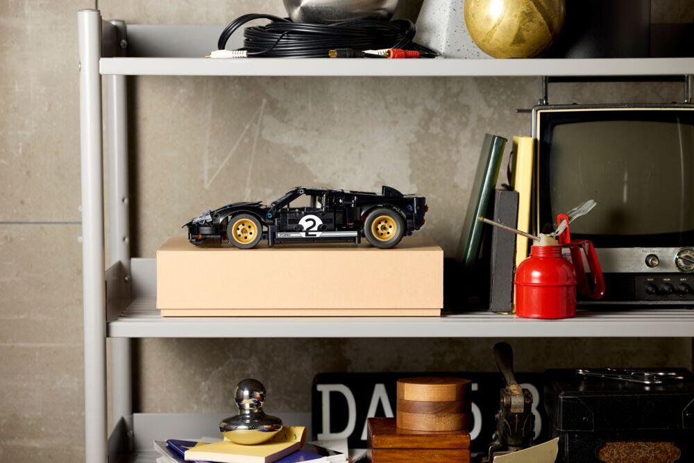 LEGO® Technic 1966 Ford GT40 MKII-racerbil  42223