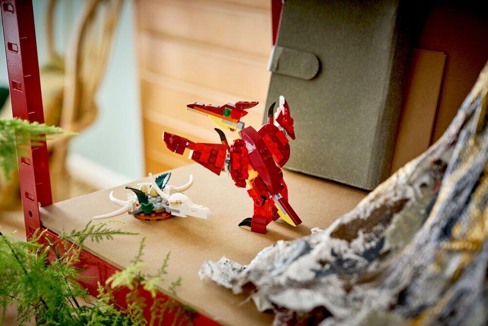 LEGO® Creator 3-i-1 Fryktinngytende dinosaur 31379