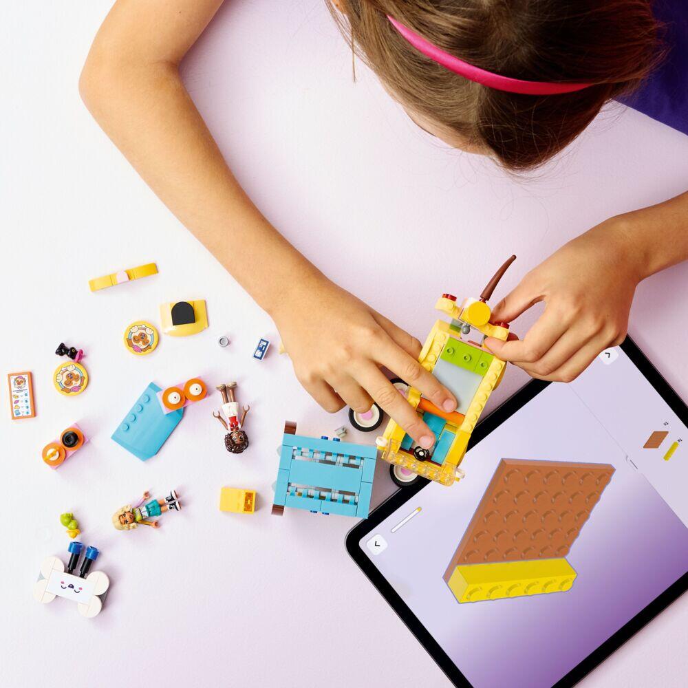 LEGO® Friends Varebil med dyretilbehør 42678