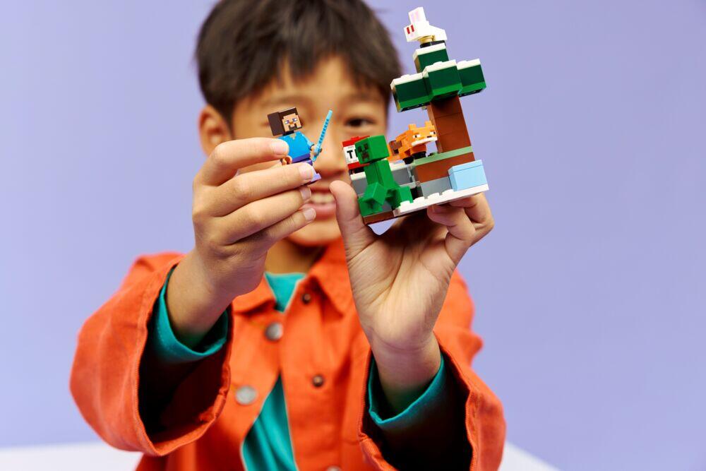 LEGO® Minecraft® Steves eventyr på taigaen 21583