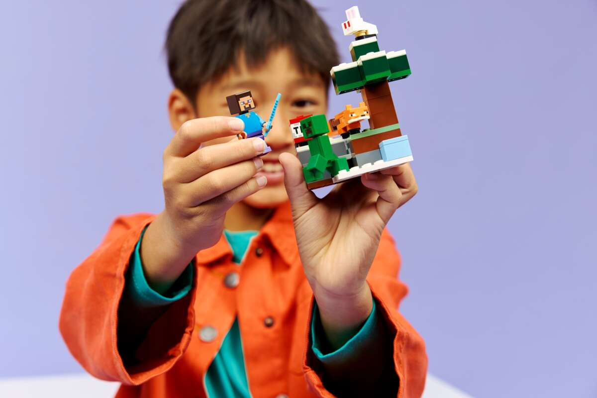 LEGO® Minecraft® Steves eventyr på taigaen 21583