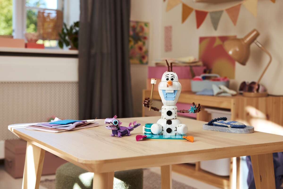 LEGO® ǀ Disney Frost Olaf og Brunis piknikmoro 43287
