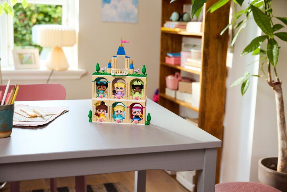 LEGO® ǀ Disney Frost Miniatyrer av Anna og Elsa 43284