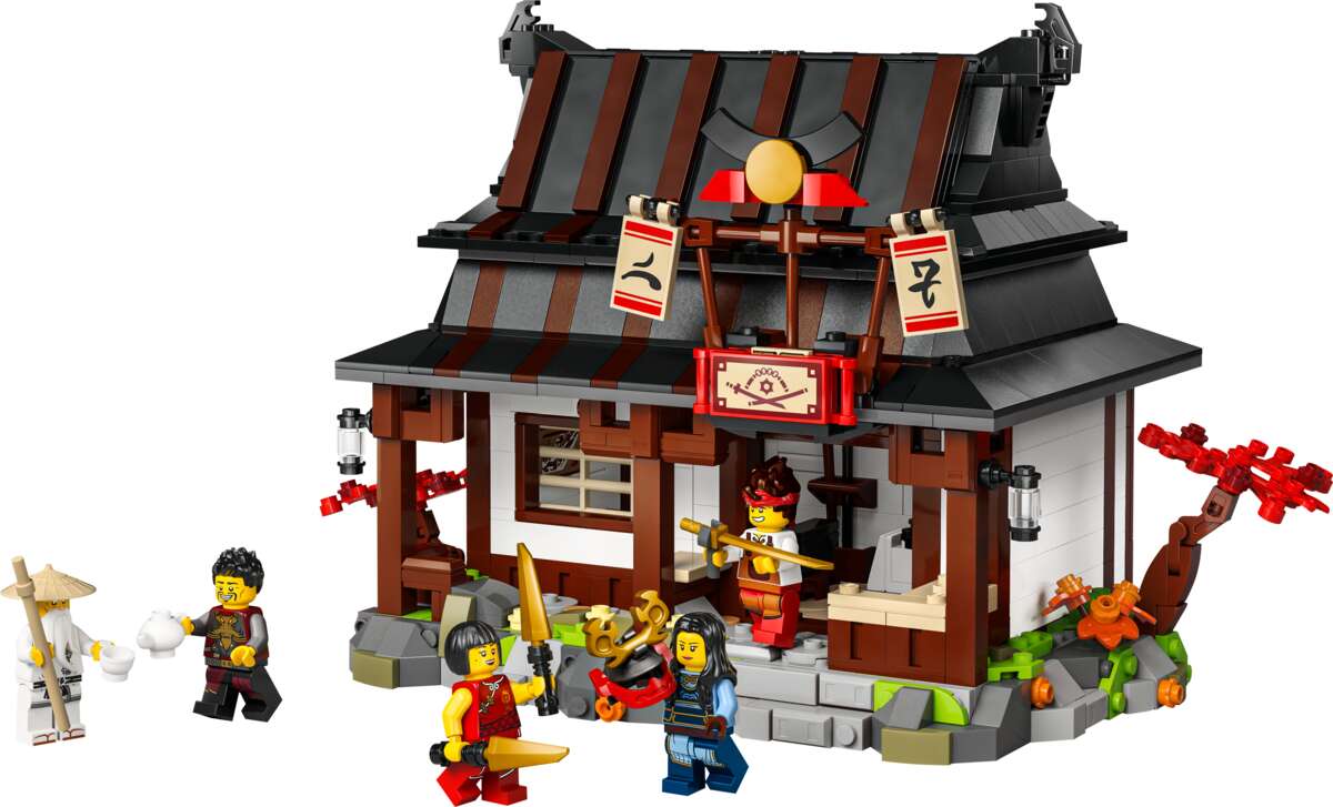 LEGO® NINJAGO® 15-årsjubileumssett med 4 våpen-smia 71858