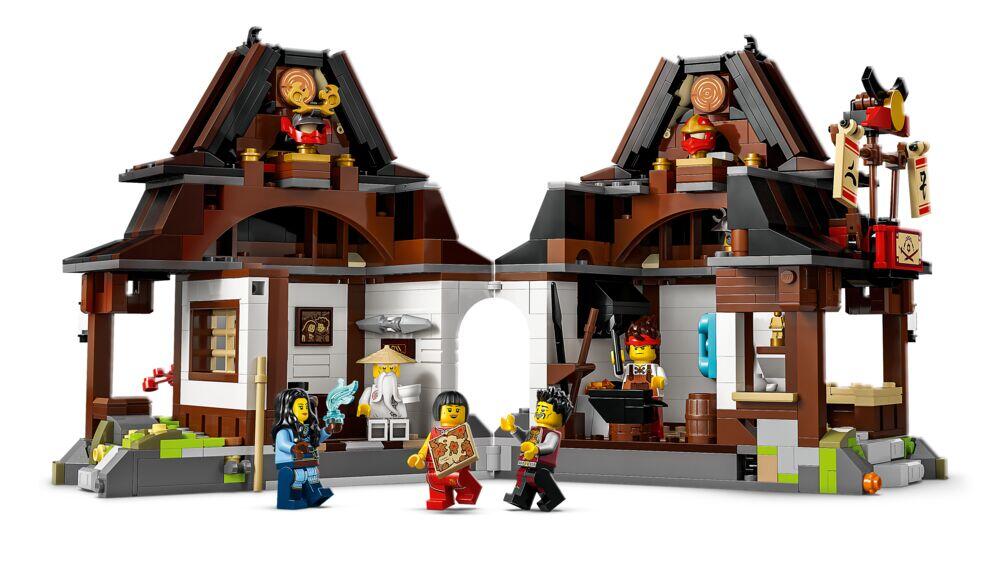 LEGO® NINJAGO® 15-årsjubileumssett med 4 våpen-smia 71858