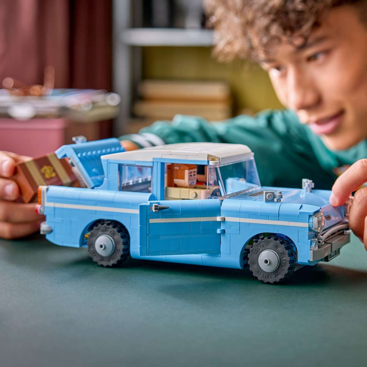 LEGO® Harry Potter™ Forhekset, flygende Ford Anglia™ 76470