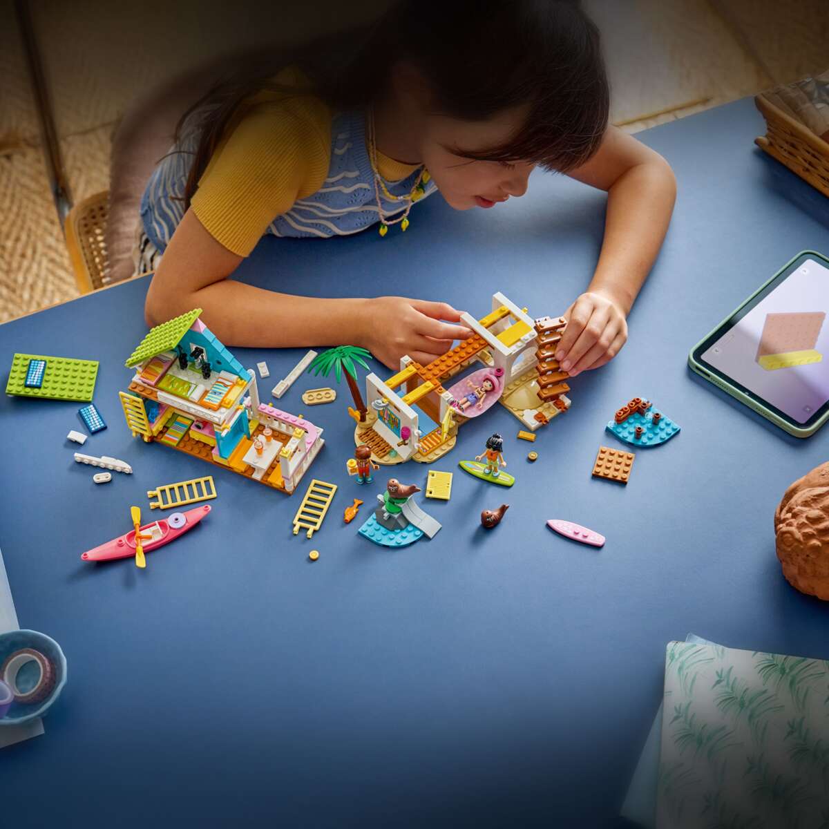 LEGO® Friends Strandhus med seler 42699
