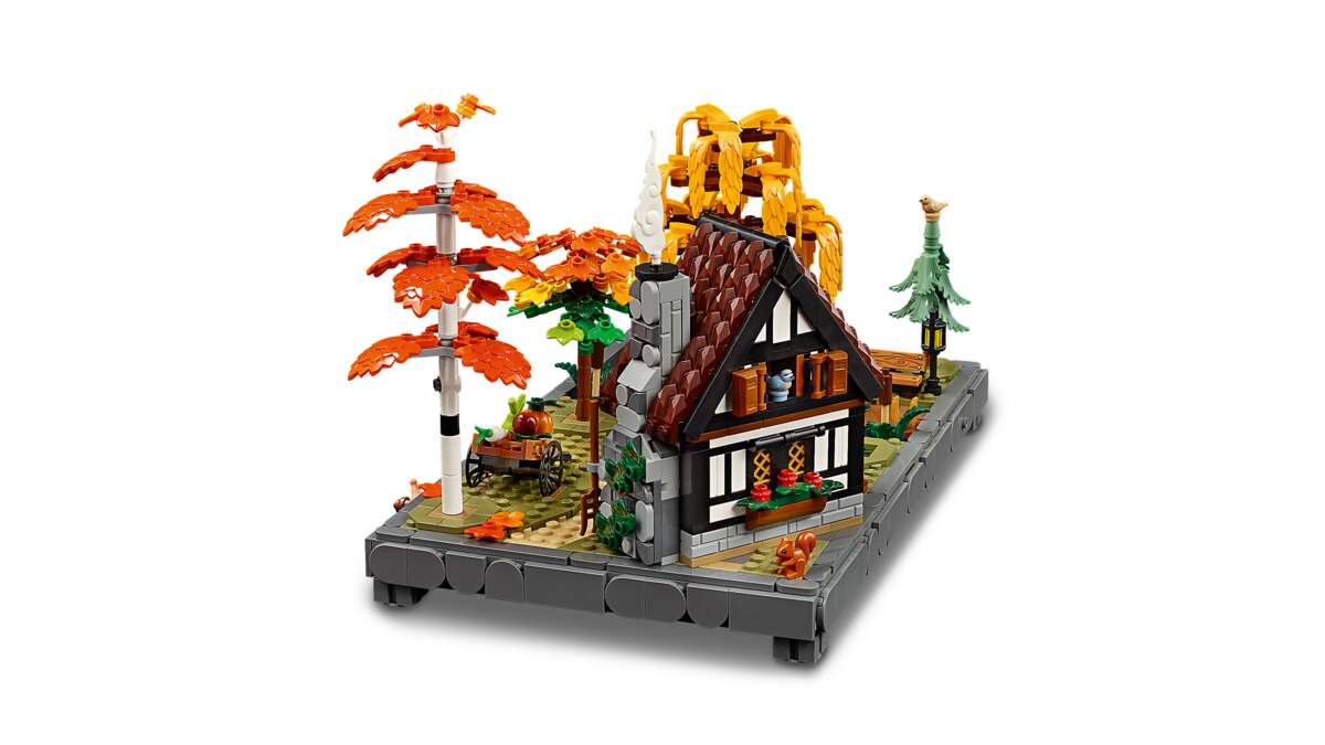 LEGO® Icons Høstlig hage med lite hus 11372