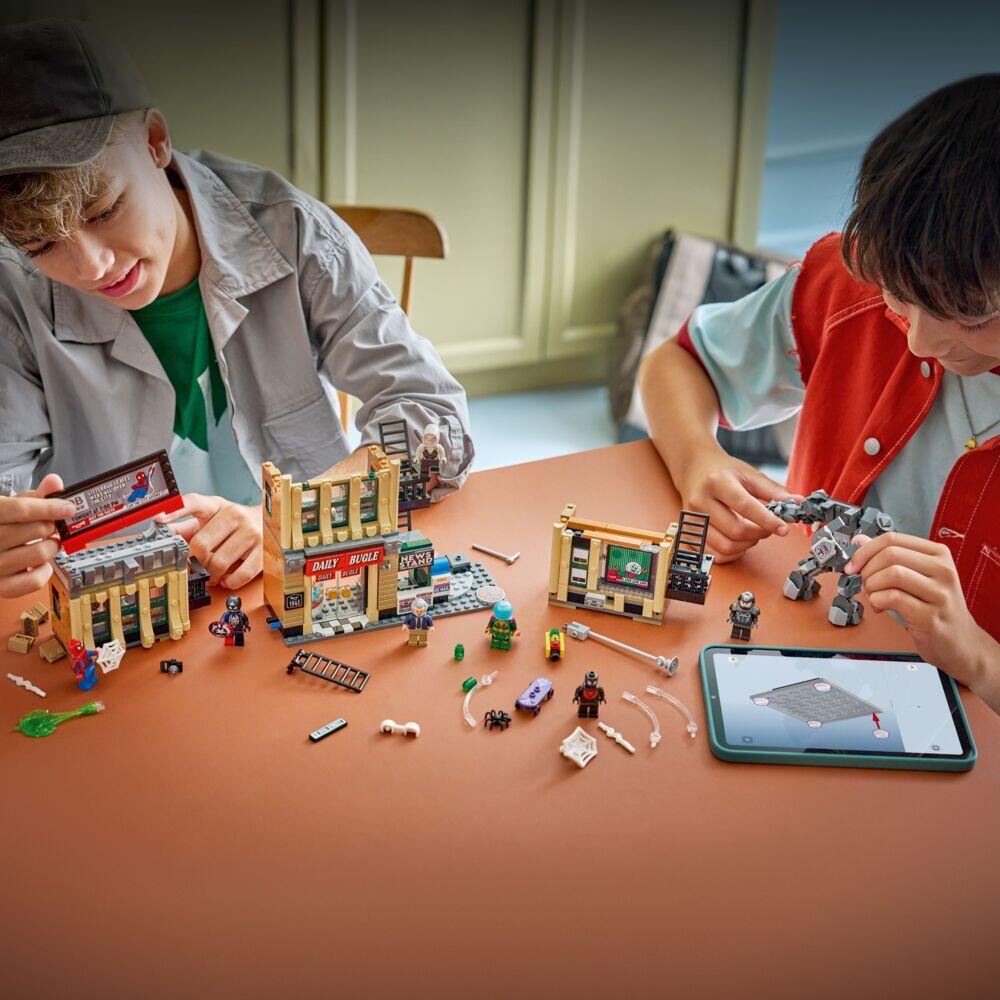 LEGO® ǀ Marvel Spider-Man mot Mysterio: Daily Bugle 76342