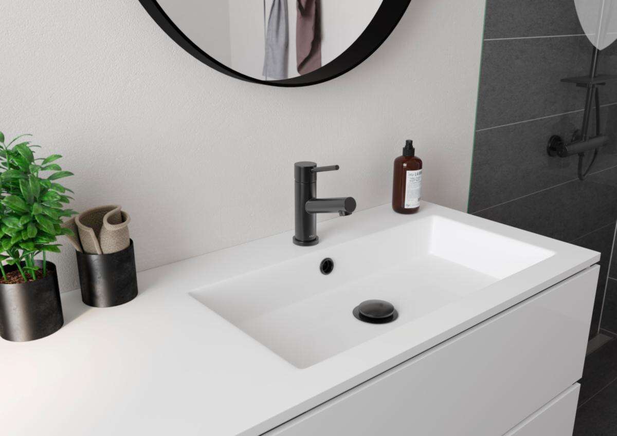 Adora Imperia blandebatteri servant