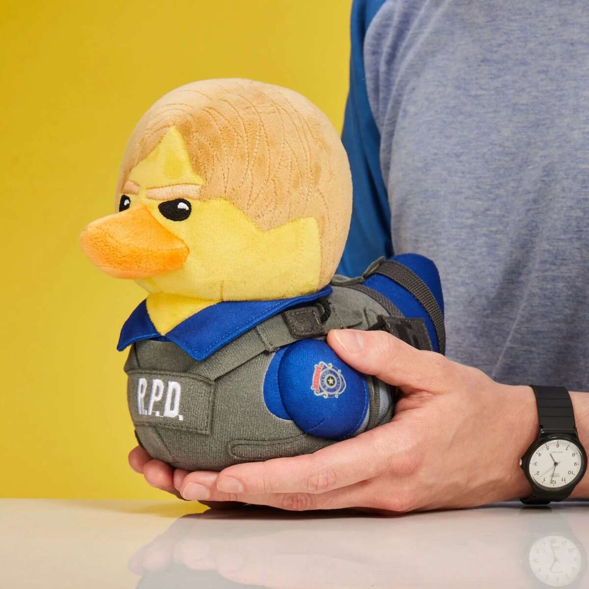 numskull® Resident Evil: Leon S KennedyTUBBZ™ plysjfigur