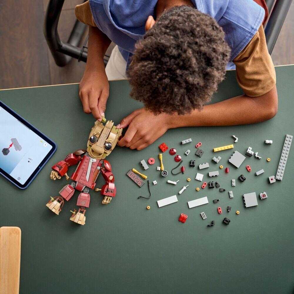 LEGO® ǀ Marvel Groot i Ravager-drakt 76341