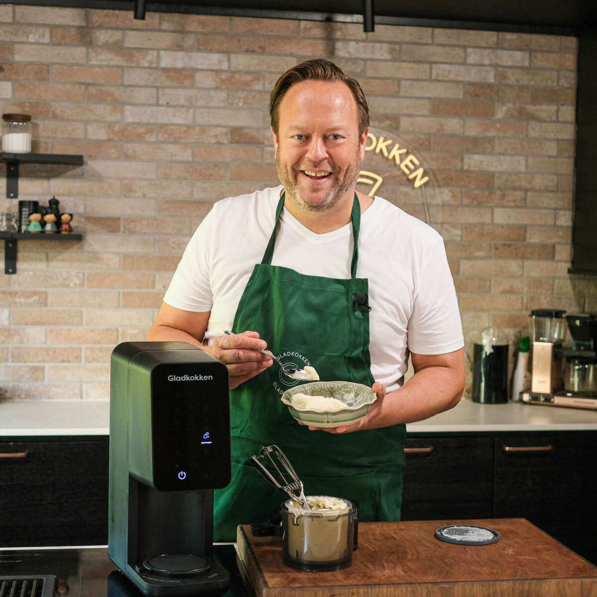 Gladkokken 12-i-1 ismaskin