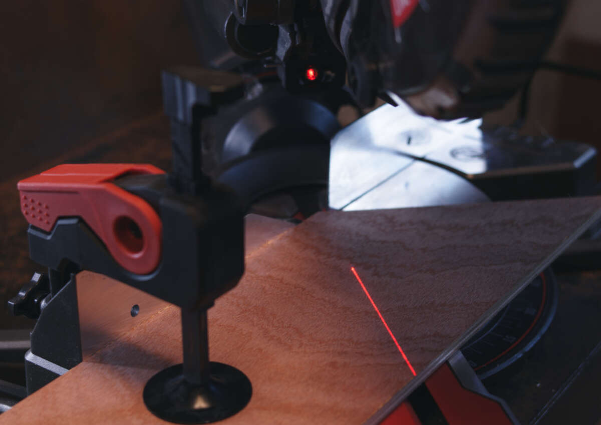 Skil 1310 AA 1600W kapp- og gjærsag