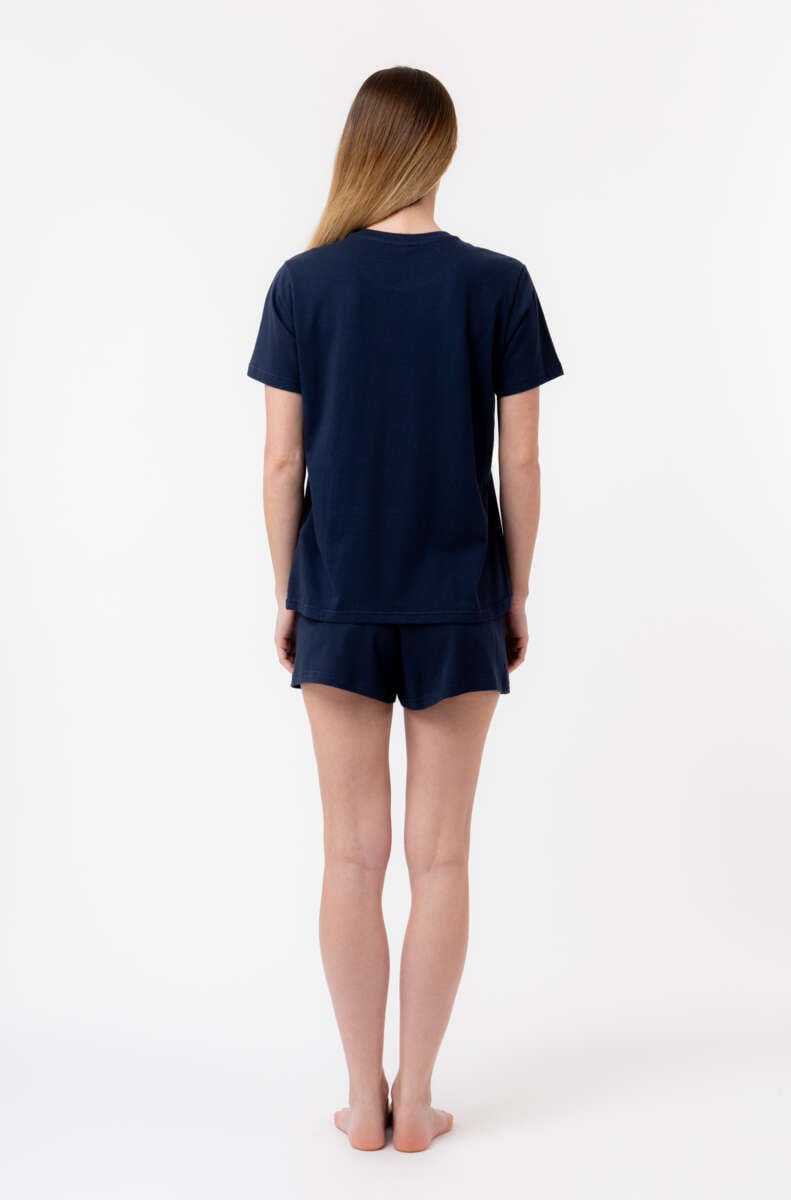 Fila pysjamassett dame