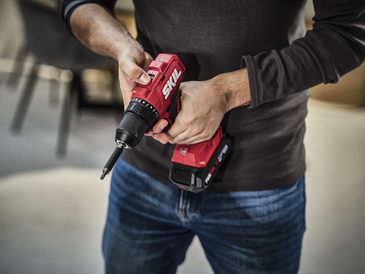 Skil 3011 HA drill/skrutrekker m/2 batterier