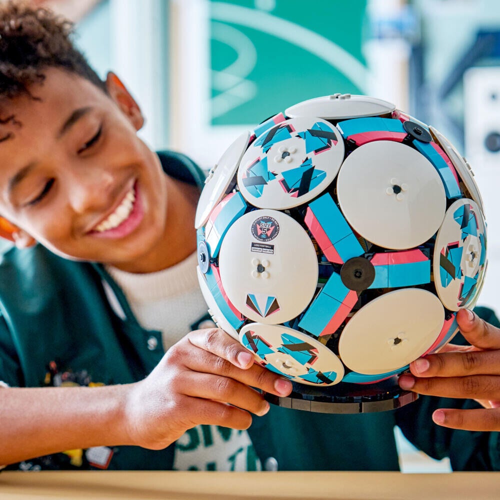 LEGO® Editions Fotball 43019