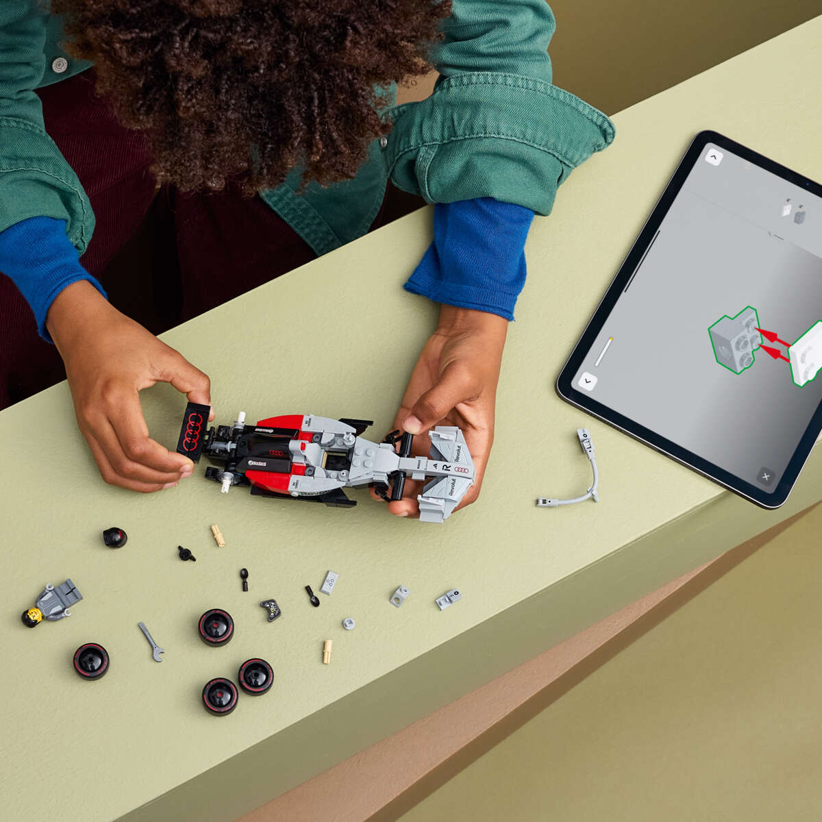 LEGO® Speed Champions Audi Revolut F1® Team R26 racerbil 77259