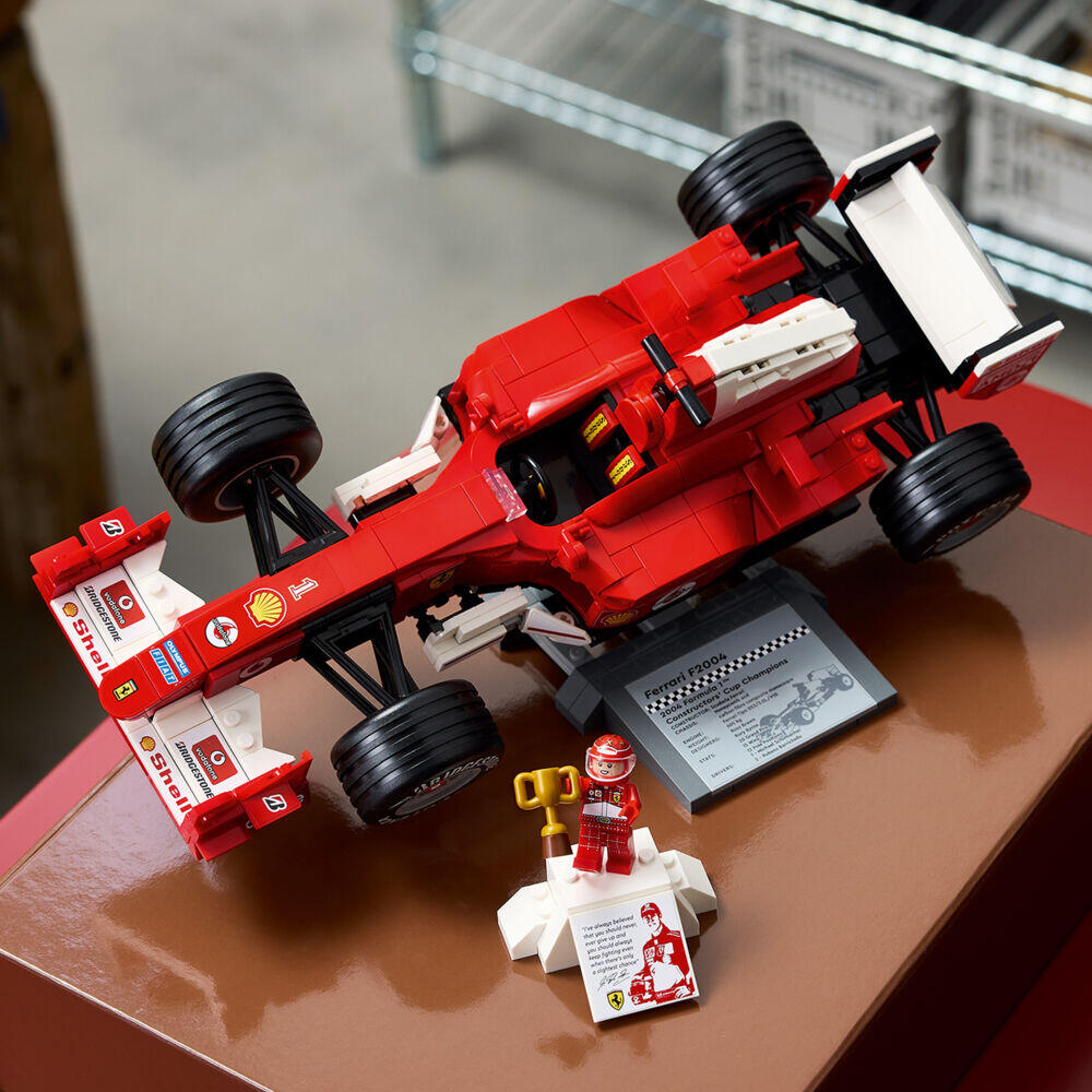 LEGO® Icons Ferrari F2004 og Michael Schumacher 11375