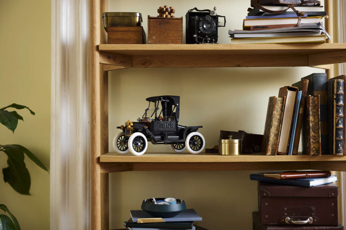 LEGO® Icons Ford Model T 11376