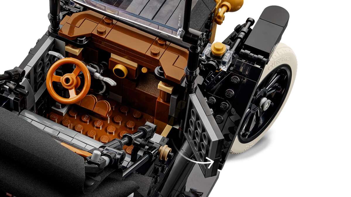 LEGO® Icons Ford Model T 11376