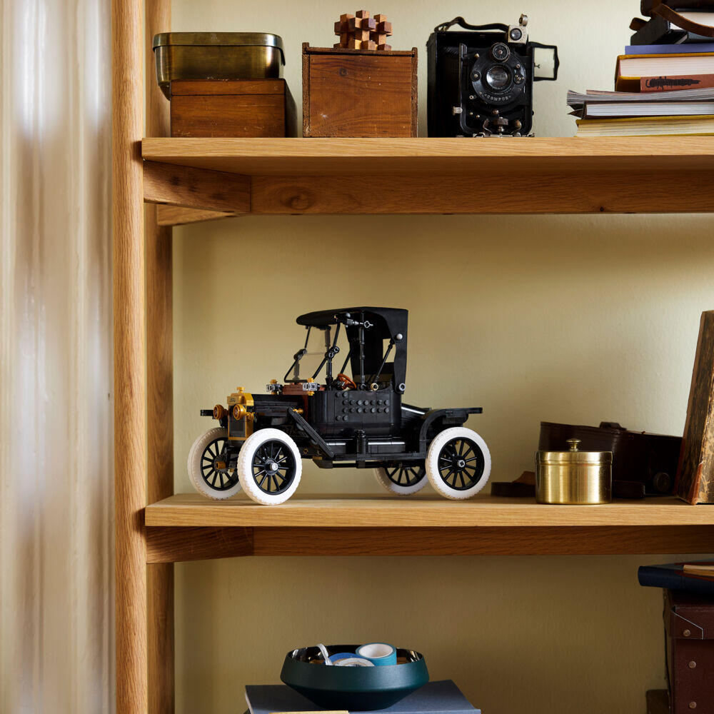 LEGO® Icons Ford Model T 11376
